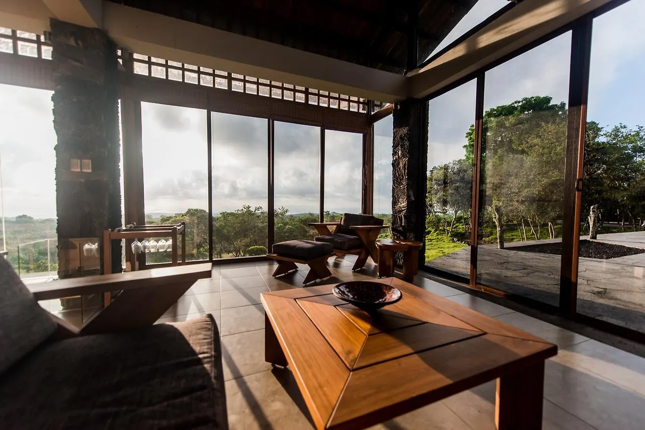 Casa Roca Villa Puerto Ayora