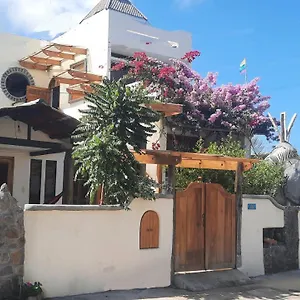 Apartment Alma De Cedrela, Puerto Ayora (Galapagos Islands)